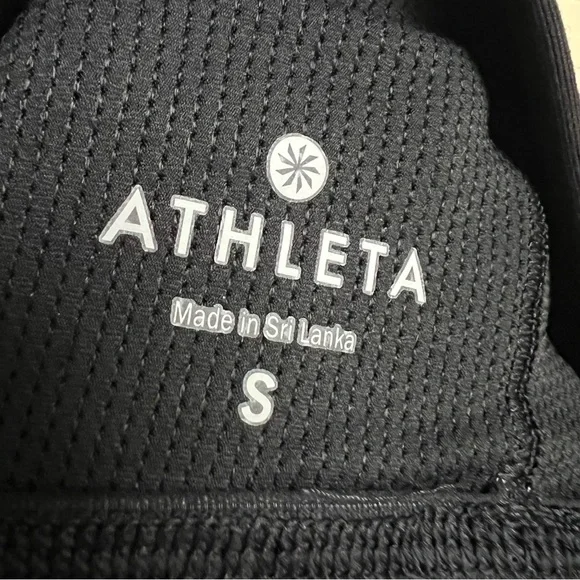 Athleta Women’s Black 2 in 1 Attached Cross Back Bra and Tank Top, Size Small - Picture 5 of 8